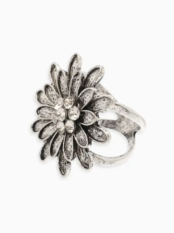 Кольцо для платка "Цветок Хризантема", цвет белый в чернёном серебре