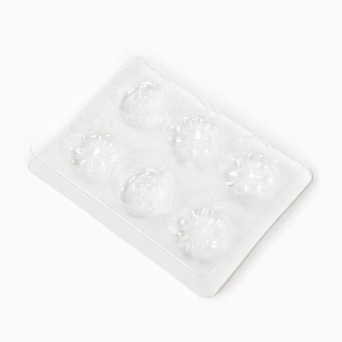 Аромасаше своими руками. Набор для создания ароматической фигурки из соевого воска &laquo;Цветы с блестками&raquo;