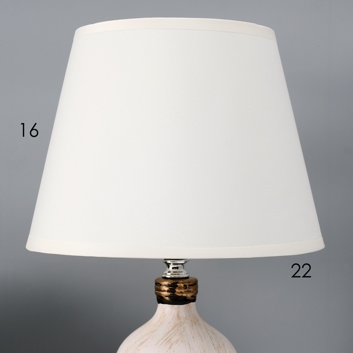 Настольная лампа с абажуром RISALUX &laquo;Синди&raquo;, Е14, 40 Вт, 22.5&times;22.5&times;37 см