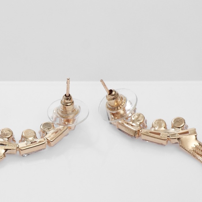 Серьги висячие со стразами &laquo;Одиссея&raquo; стиль, цвет белый в золоте