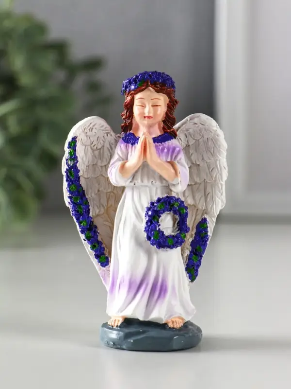 Сувенир полистоун "Девочка-ангел с венком лаванды - молитва" фиолет 6,5х3,6х9,5 см