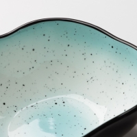 Салатник керамический неровный край &laquo;Синяя&raquo;, 600 мл, 17 см, цвет синий