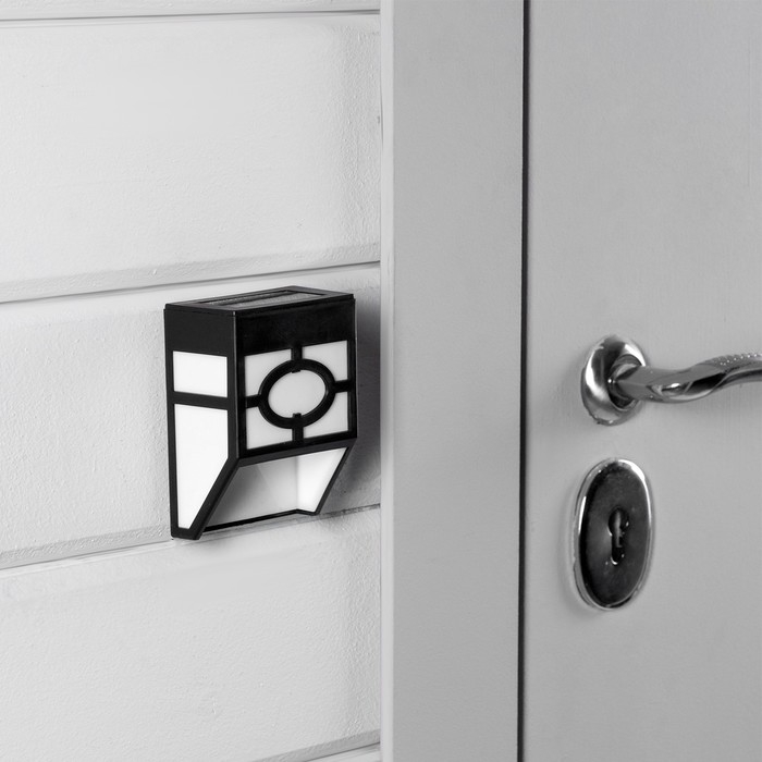 Садовый светильник на солнечной батарее, накладной, 8 &times; 12 &times; 5 см, 1 LED, свечение тёплое белое