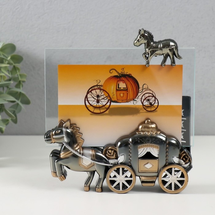 Фоторамка пластик 10х15 см Фоторамка пластик 10х15 см "Карета" 14,5х15х3,5 см