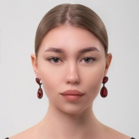 Серьги со стразами &laquo;Вечерние&raquo; дама, цвет бордовый в чёрном металле