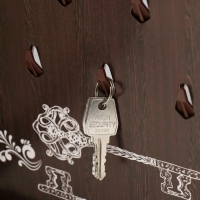 Ключница закрытая "Мост" 26,5х31,5 см Орех Ключница закрытая "Мост" 26,5х31,5 см Орех