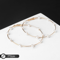 Серьги-кольца &laquo;Бусинки&raquo;, шар 6, цвет белый в золоте, d=7 см