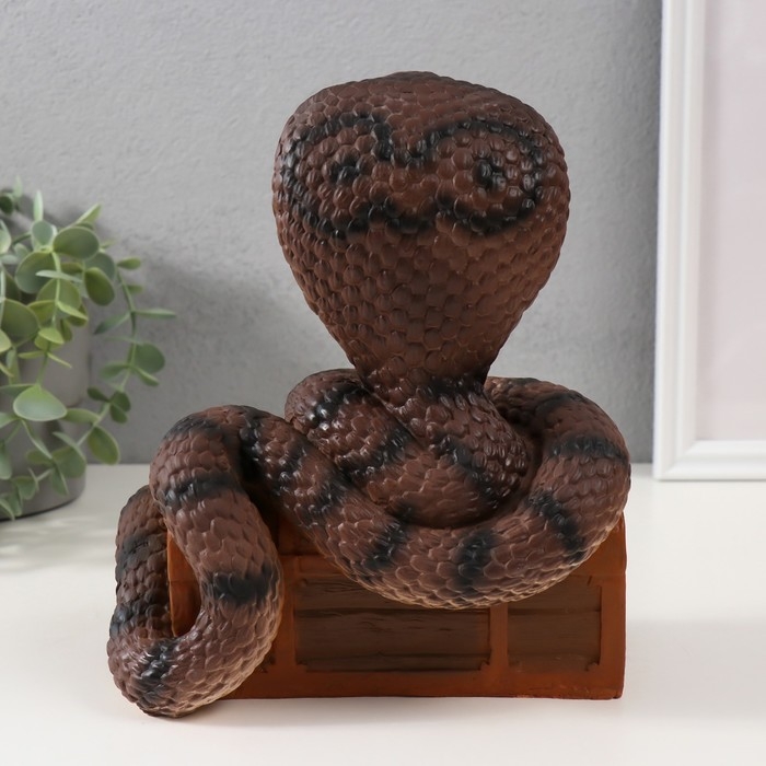 Копилка Копилка"КОБРА НА СУНДУКЕ " 20 х 17 х 12 см.