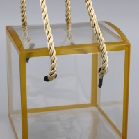 Коробка из PET с ручками, золотая, 10 х 10 х 10 см