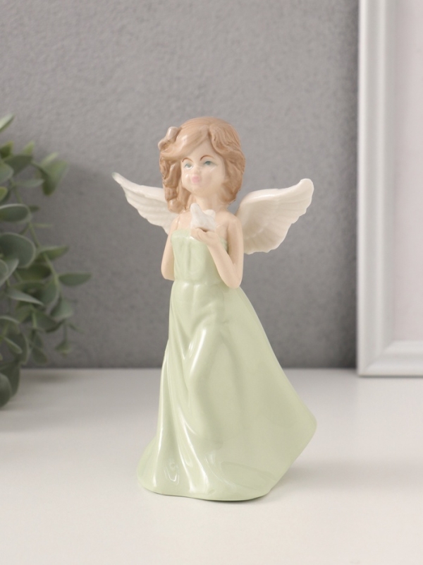 Сувенир керамика "Девочка-ангел в зелёном платье с голубкой" 5,5х10,5х15 см