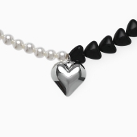 Бусы с жемчугом &laquo;Сердце&raquo; бусины, чёрно-белый в серебре