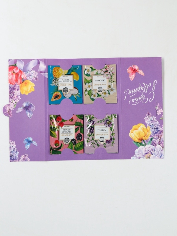 Чай 4 пакетика в открытке "8 марта: восьмерка из цветов"