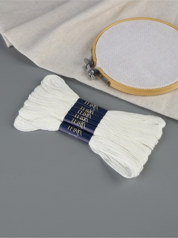 Нитки мулине, 8&plusmn;1 м, белые Blanc