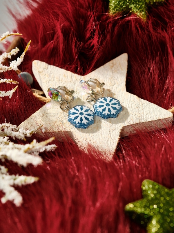 Клипсы детские "Выбражулька" снежинка, страза, цвет голубо-белый