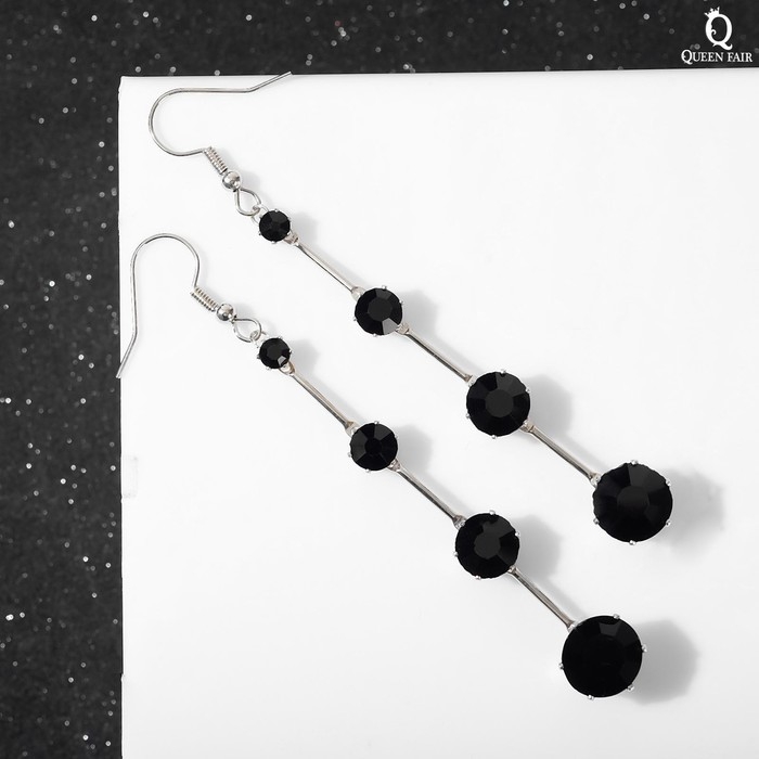 Серьги висячие со стразами &laquo;Капли&raquo; дорожка, цвет чёрный в серебре, 6,2 см