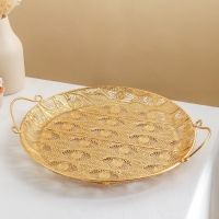 Поднос &laquo;Ренессанс&raquo;, 39,5&times;34&times;3,5 см, цвет золотой