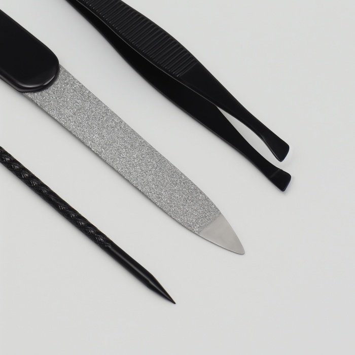 Набор маникюрный &laquo;Christian&raquo;, 8 предметов, в футляре, цвет чёрный/серый