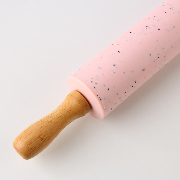 Скалка LOVE, 30&times;4.3 см, рабочая часть 17 см, цвет розовый