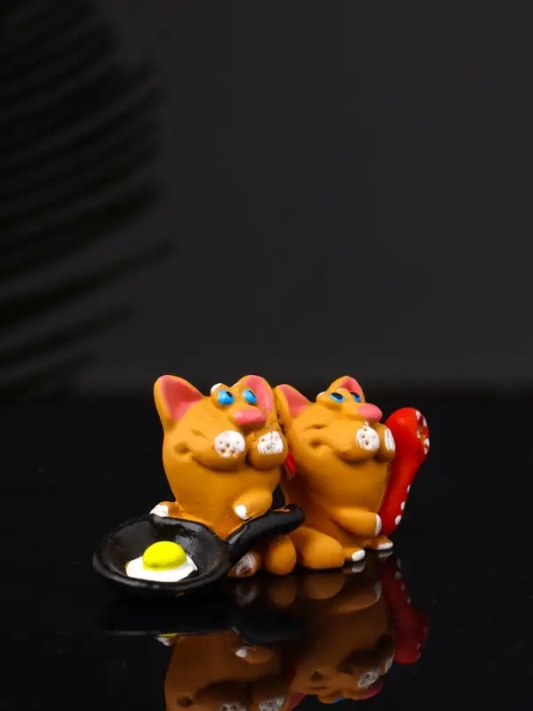 Фигура "Два кота с яичницей" 3.2х7х2.6 см