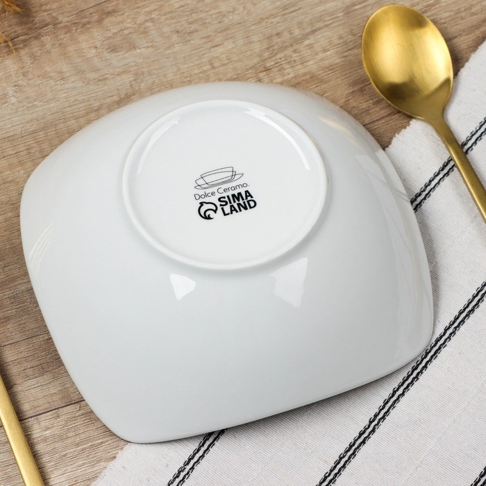 Глубокая тарелка керамическая &laquo;С любовью&raquo;, 17.5 х 17.5 х 5.5 см, 500 мл