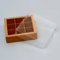 Коробка для 9 конфет, 13.7&times;13.7&times;3.5 см