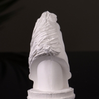 Фигура "Конь " 9х6 см,натуральный