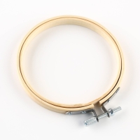 Валяние из шерсти на новый год. Живопись шерстью на пяльцах &laquo;Кролик под снегом&raquo;, 10х10 см