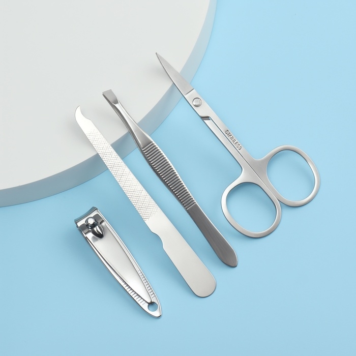 Набор маникюрный, 4 предмета, цвет серебристый Набор маникюрный, 4 предмета, цвет серебристый