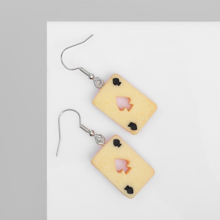 Серьги ассорти &laquo;Радость&raquo; карты, пики, цвет бежевый в серебре