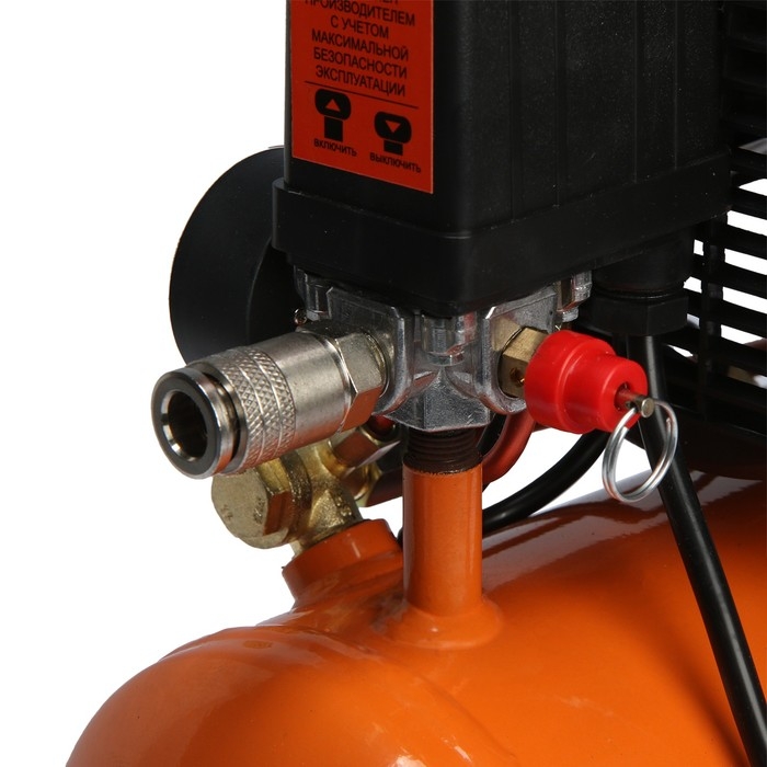 Компрессор Вихрь КМП-210/10, коаксиальный, 220 В, 1.6 кВт, 8 бар, 210 л/мин, 10 л Компрессор Вихрь КМП-210/10, коаксиальный, 220 В, 1.6 кВт, 8 бар, 210 л/мин, 10 л