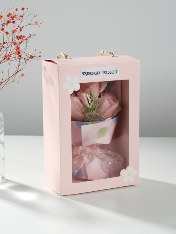 Букет из мыльных лепестков "Розы в подарочной коробке" розовый 7,5х13,8х20,5 см