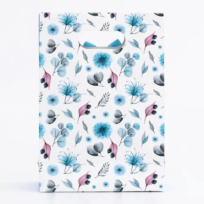 Подарочная коробка - пакет, упаковка с вырубной ручкой, &laquo;Голубые васильки&raquo;, 14&times;6&times;21 см