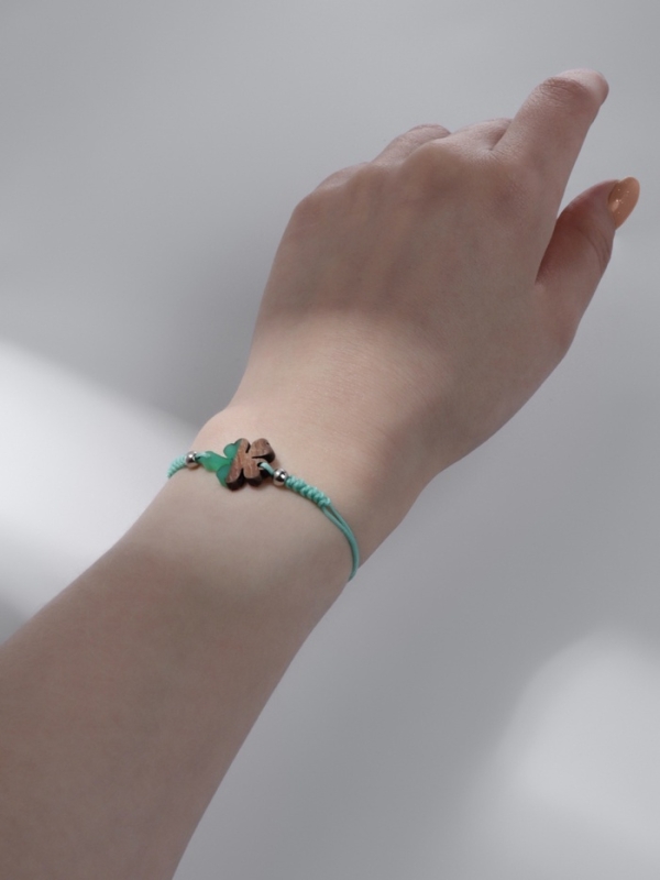 Браслет-оберег «Клевер» на нити, цвет зелёно-коричневый Браслет-оберег «Клевер» на нити, цвет зелёно-коричневый