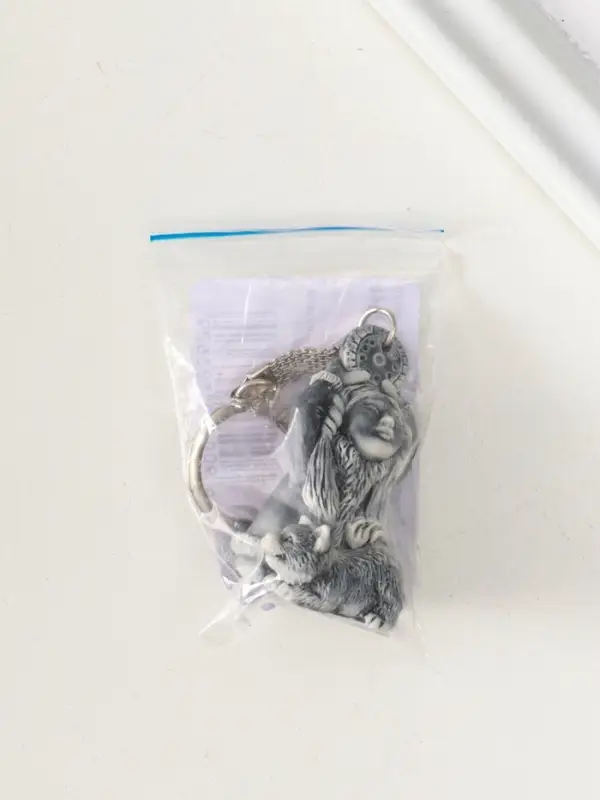 Брелок "Девочка со щенком и бубном маленькая" 4,8 см