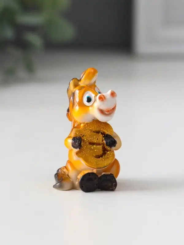 Сувенир полистоун "Коняшка с валютой" МИКС 3х2,5х4,5 см