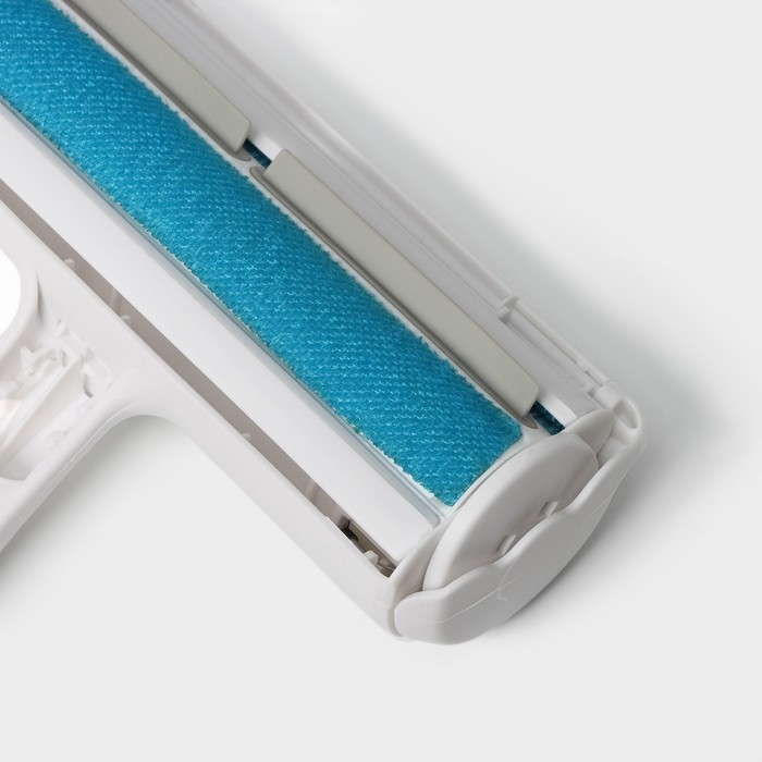 Щётка для удаления волос и шерсти Доляна, 19&times;18,5&times;5,5 см, цвет белый