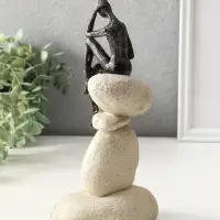 Сувенир полистоун "Абстракция. Мыслитель и сад камней" бронза с бежевым 12х9х25,5 см