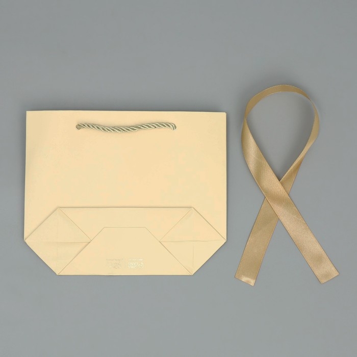 Пакет подарочный новогодний &laquo;Любви и тепла&raquo;, 14 х 17 х 7 см