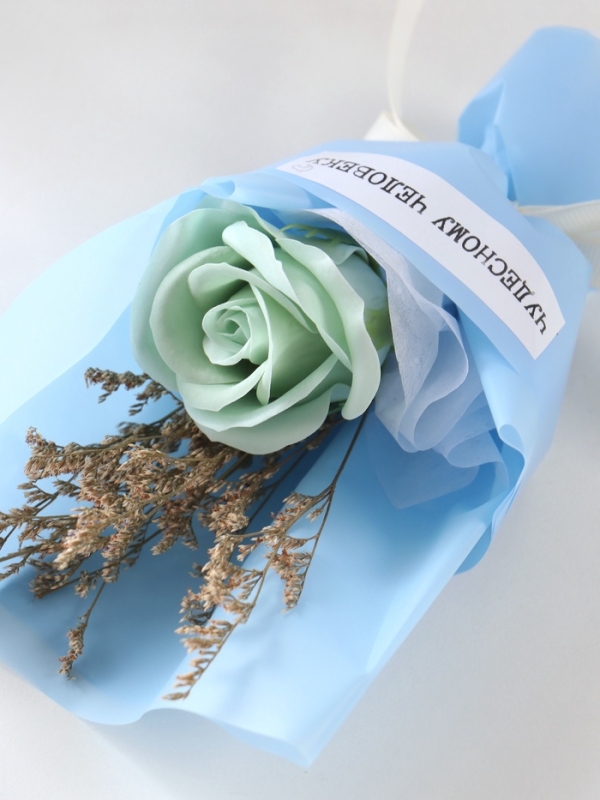 Букет из мыльных лепестков "Роза подарочная в коробке" голубой 8,6х8,6х18,5 см