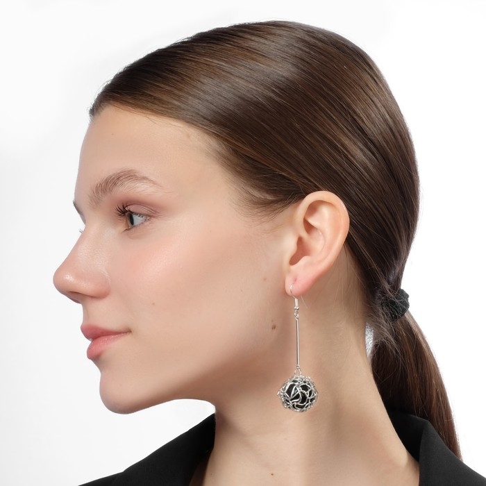 Серьги висячие &laquo;Шар плетёный&raquo;, цвет чёрный в серебре, 6,5см