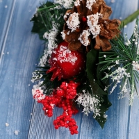 Декор "Зимние грезы" морошка снежные шишки и веточки, 19 см Декор "Зимние грезы" морошка снежные шишки и веточки, 19 см