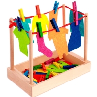 Игровой набор &laquo;Стирка&raquo; Основание, 24 прищепки, 4 предметов одежды, 22 &times; 13 &times; 40 см