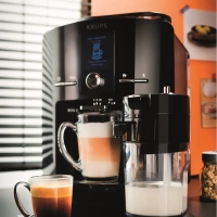 Автоматическая кофемашина Espresseria EA829810