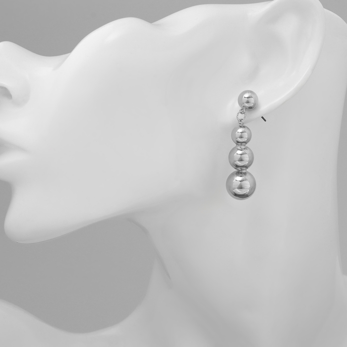 Серьги пластик &laquo;Бусины&raquo; на уменьшение, цвет серебро