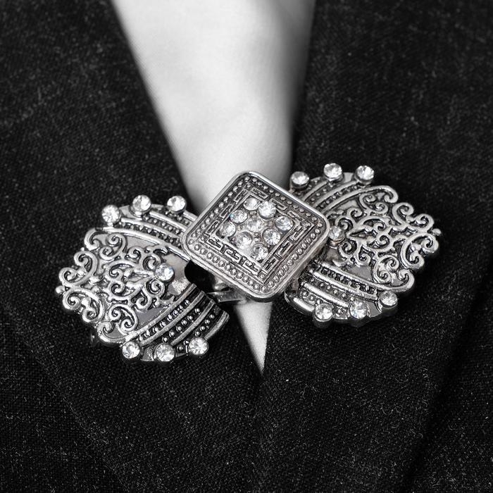 Зажим для кардигана &laquo;Ромб&raquo;, цвет белый в серебре