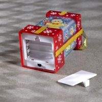 Светодиодная фигура &laquo;Красный подарок с пряником&raquo; 6.3 &times; 11.5 &times; 6.3 см, пластик, батарейки АААх3 (не в комплекте), эффект пламени