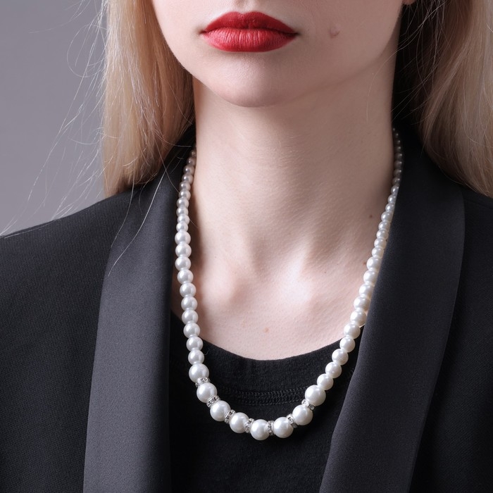 Бусы жемчуг &laquo;Невеста&raquo; бусины со стразами, шар № 4,6,8, цвет белый, L=45 см