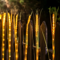 Садовый светильник на солнечной батарее «Колосья» Uniel, LED, IP44, 5 Лм, 750х3600х100 мм, цвет жёлтый Садовый светильник на солнечной батарее «Колосья» Uniel, LED, IP44, 5 Лм, 750х3600х100 мм, цвет жёлтый