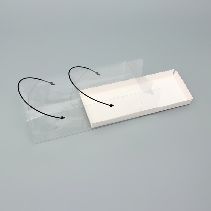 Коробка под рулет с ручками, белая 27,5 х 11 х 10 см. Кондитерская упаковка Коробка под рулет с ручками, белая 27,5 х 11 х 10 см. Кондитерская упаковка