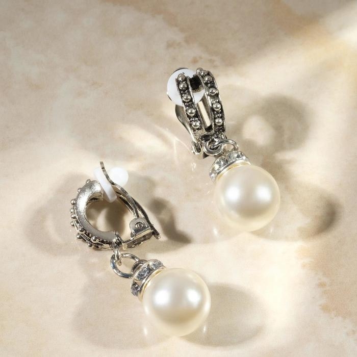 Клипсы &laquo;Грейс&raquo; две линии с бусинами, цвет белый в чернёном серебре